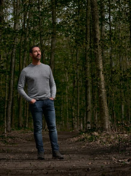 Marc Saulnier dans la forêt | Elior